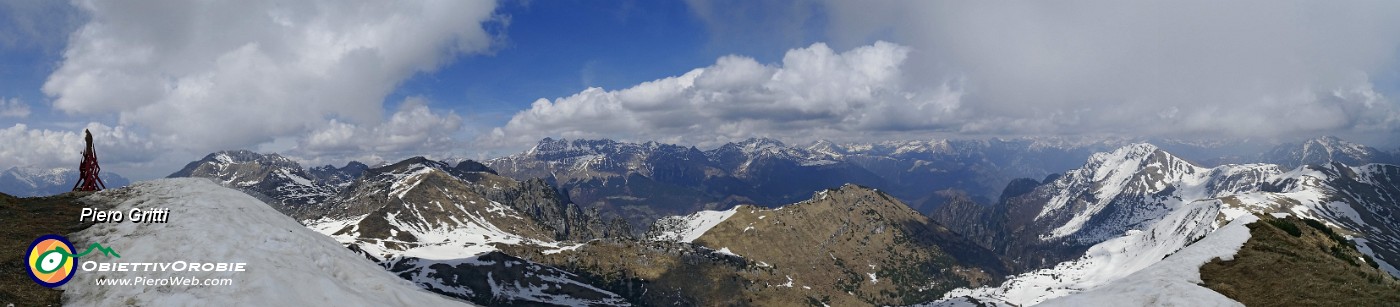 64 Panoramica di vetta Sodadura con vista nord est.jpg